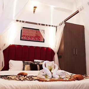Guest house Mangalmay Kashi Near Kashi Vishwanath Nd Ganga Ghat, Varanasi