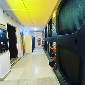 Madsquad Dorms & Bénarès